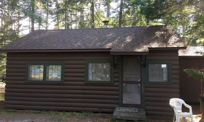 Deer River Cabine | CABINE # 5 (Loon) Cabine confortable et confortable de 1 chambre avec belle vue sur le lac!