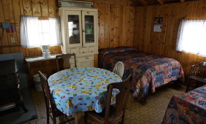 Bellvue Cabine | Cabin 6 at Sportsman’s Lodge *NOW WITH WIFI*, Rustic Cabin 6 at Sportsman's Lodge