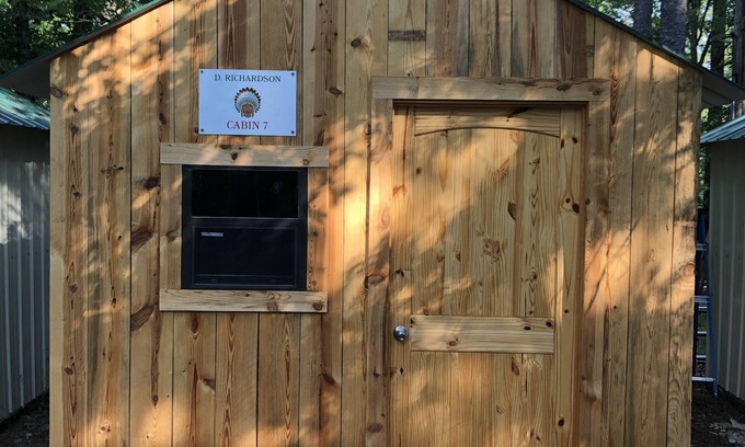 Hatfield Location De VR | Cabin 8 - Rustic Mountain Cabin Rental - Up to 3 persons