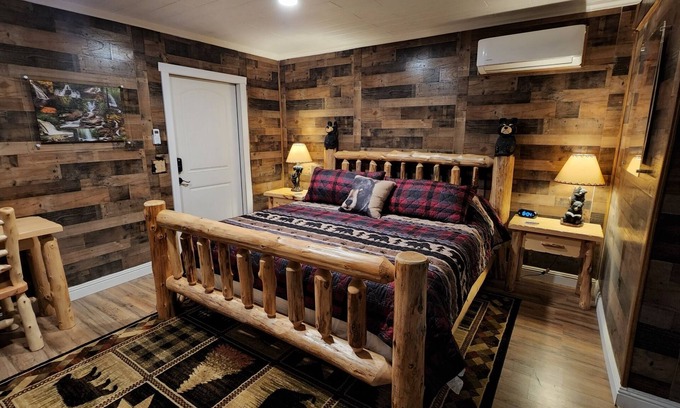 Rocky Grove Appartement | Modern & Rustic Apt Across from National Park!
