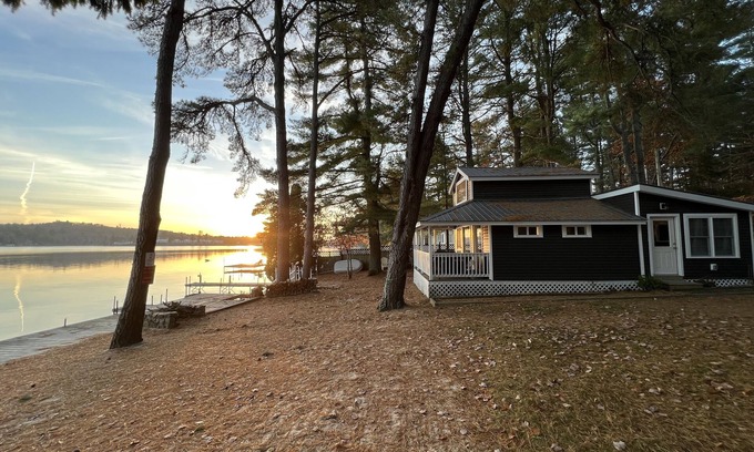Naples Cabine | Cabin at Sunshine-Situated on the Sandy Shore of Long Lake