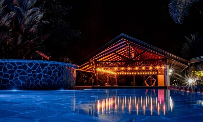 Palma Cabine | Cabin Featuring Jacuzzi and Pool in La Fortuna