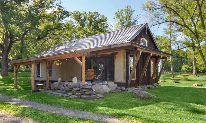 Burdett Cabine | Cabin In the Finger Lakes near the Seneca Lake Wine Trail and Watkins Glen