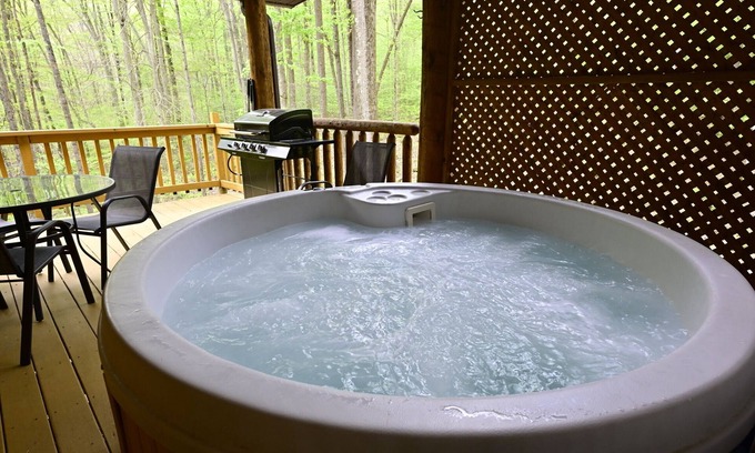 Bruceton Mills Cabine | Cabin in the mountains