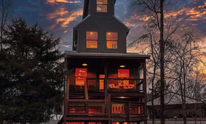 New Hope Cabine | Cabine dans le ciel / Treehouse, piscine, Hottub, escalade, toboggan Chatt TN 21 miles