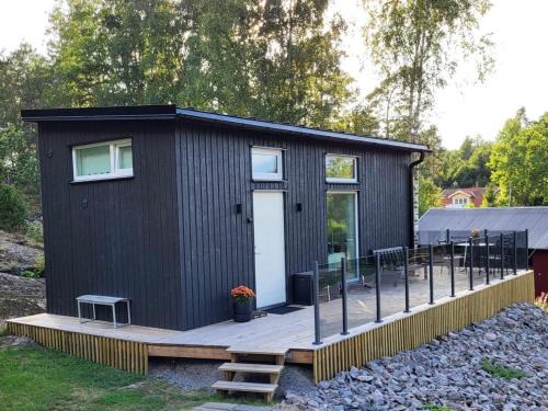 Eskilstuna Appartement | Cabin in the woods, close to Lake Mälaren