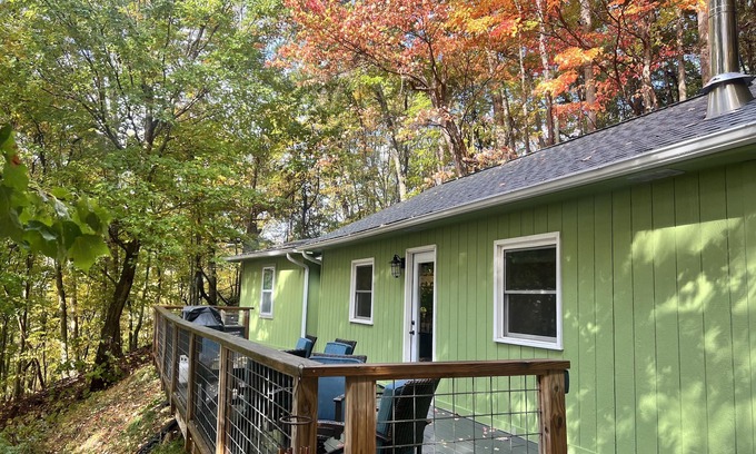 Canton Cabine | Cabin in the woods with a hot tub