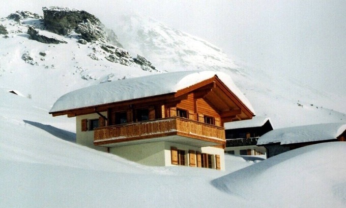 Wiler Chalet De Ski | Cabin in Wiler with sauna and Wi-Fi