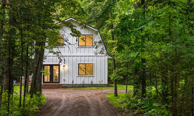 Hinckley Maison | Cabin Near Banning State Park, the Munger Trail & Grindstone Lake -Dogs Welcome!