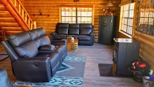 Hereford Maison | Cabin near Bisbee and Sierra Vista AZ on 40 Acres