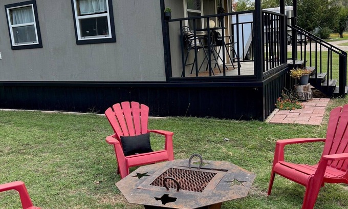 Van Cabine | Peaceful Cabin Near Canton Trade Days - Quiet Retreat with Country Charm!