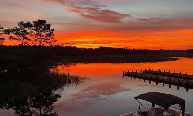 Gautier Cabine | Cabin on Sioux Bayou - Right on the water!