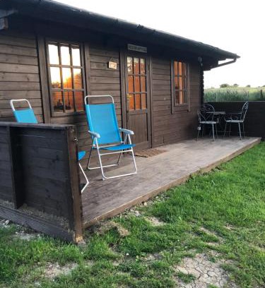 Frampton Autre | Cabin on the lake
