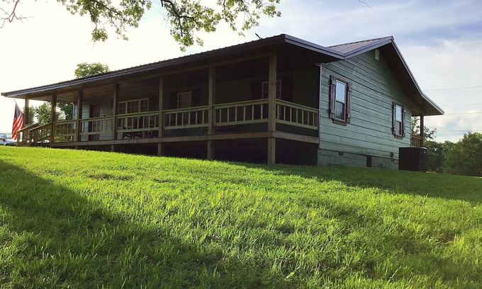 Ozark Cabine | Cabin on the Ridge