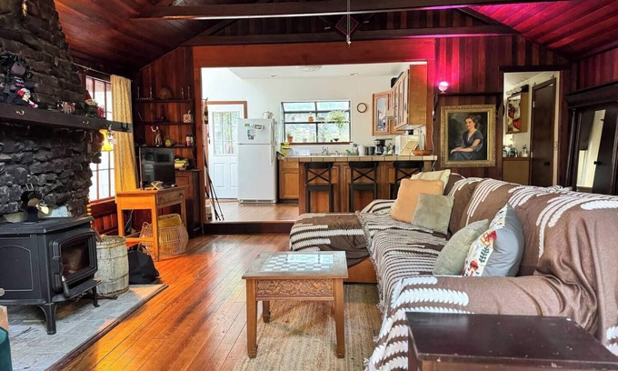 Camp Meeker Maison | Cabin Retreat! 2-BR w/PVT Deck in Camp Meeker