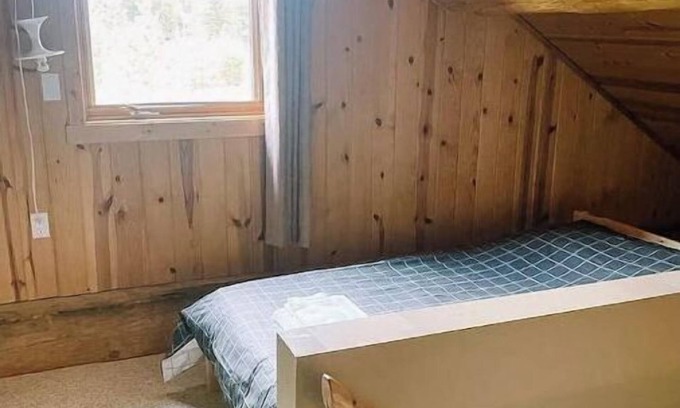 Lac Le Jeune Cabine | Cabin(s) available for family(s) next to other