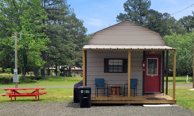 Broaddus Cabine | Cabin Sleeps 4 to 6 Just minutes from Lake Sam Rayburn