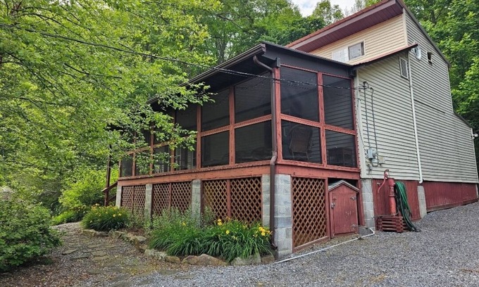 Coburn Cabine | Cabin stay close to state park