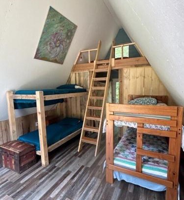 Northern Chalet De Ski | Cabin3 Francis A-Frame Bunkhouse