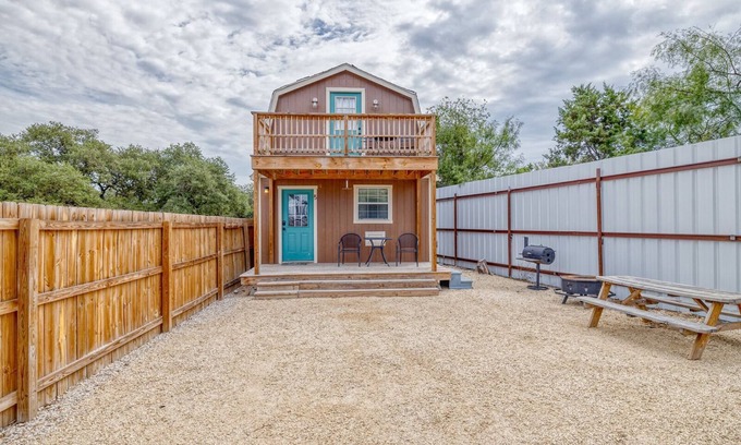 Concan Cabine | Cabins by the Frio River - River Rock Cabin #5