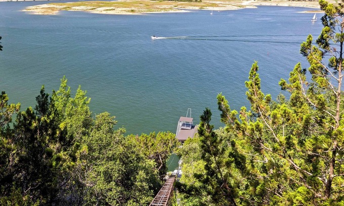 Eck Lane on the Lake Cabine | Cabins on the Lake - Boat Dock - Firepit