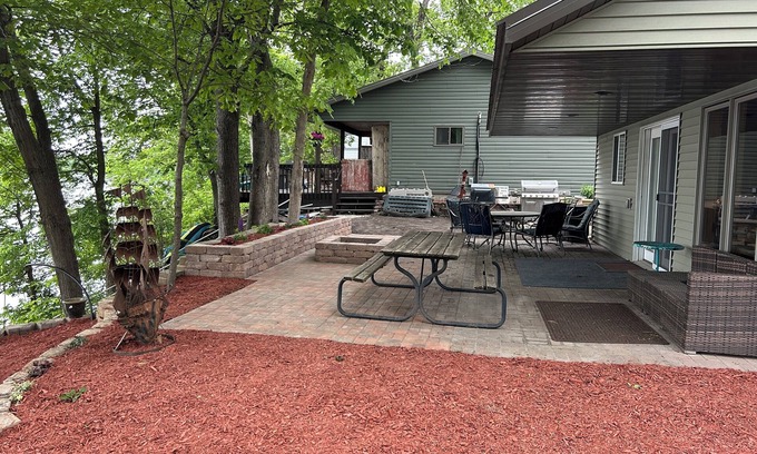 Waterville Cabine | Cabins overlooking the lake Sakatah, bordering the state trail