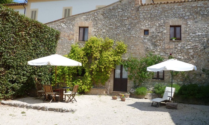 Spoleto Appartement | Cacciarella élégant et indépendant appartement de vacances à louer 2 + 2 pax