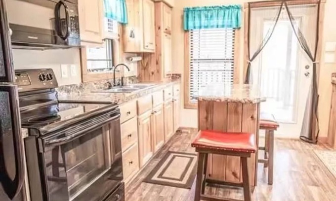 Jefferson Maison | Caddo Lake Retreat & Boat Ramp