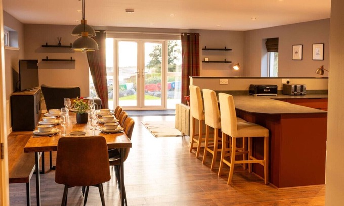 Onich Maison | Cairn Cottage in the village of Onich