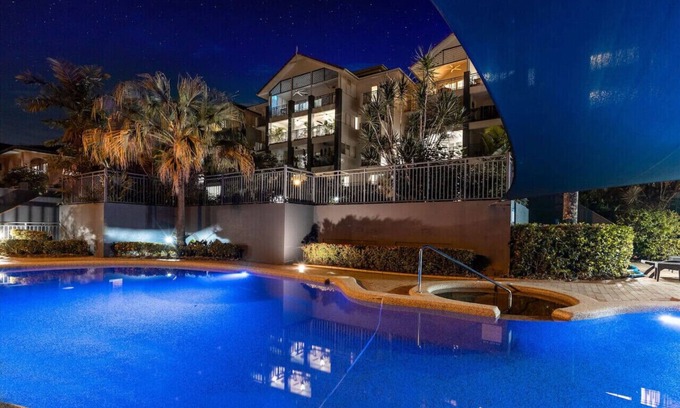 Cairns North Appartement | Cairns Esplanade 2BR Waterfront Apartment Sleeps 6