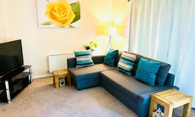 Niddrie Appartement | Cakemuir Detached House,3 Bed,Free Parking,Private Garden