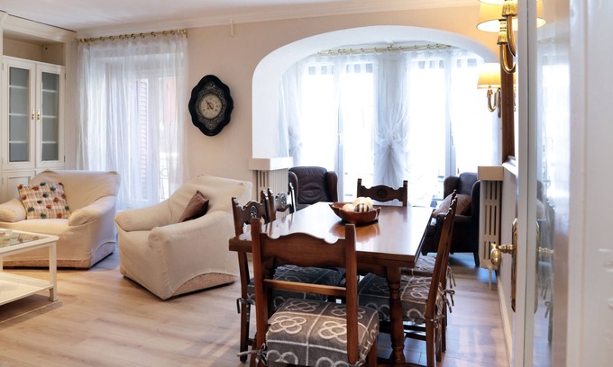La Seu d'Urgell Appartement | CAL SISQUET - TON! Appartement exclusif dans le centre-ville!