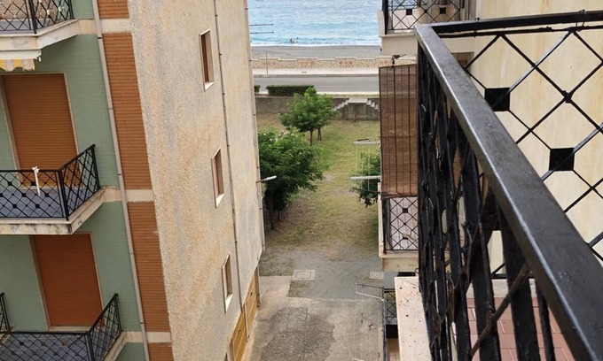 Falconara Albanese Appartement | Calabria Torremezzo - 3P Apartment in Residence on the seafront