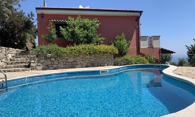 Isca sullo Ionio Maison | Piscine et maison à usage exclusif sur un ermitage à 15 minutes de la mer, 20 de Soverato