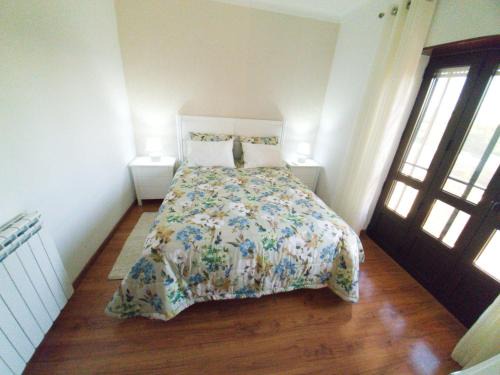 Nossa Senhora do Populo Appartement | Caldas da Rainha's Green & Brown