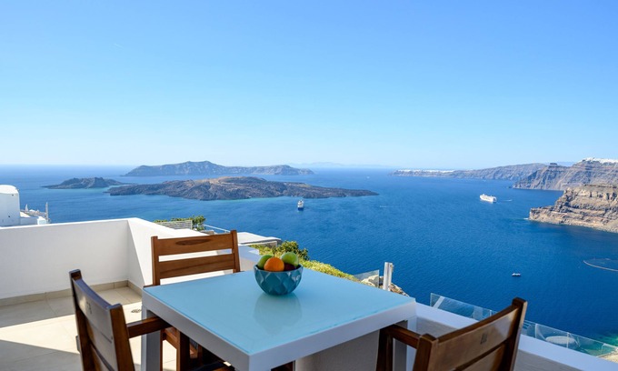 Megalochori Maison | Caldera St. Spectacular view of Santorini's caldera