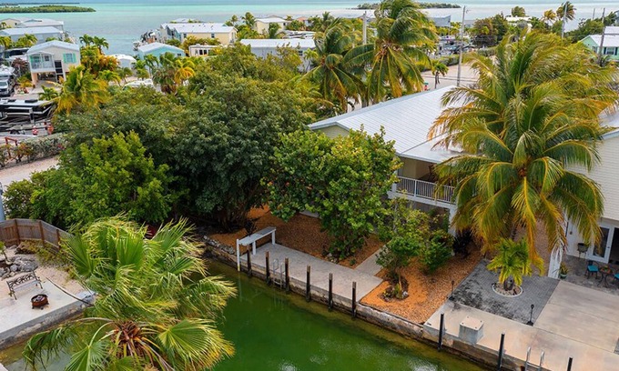 Cutthroat Harbor Estates Maison | Calico Jack Hideaway