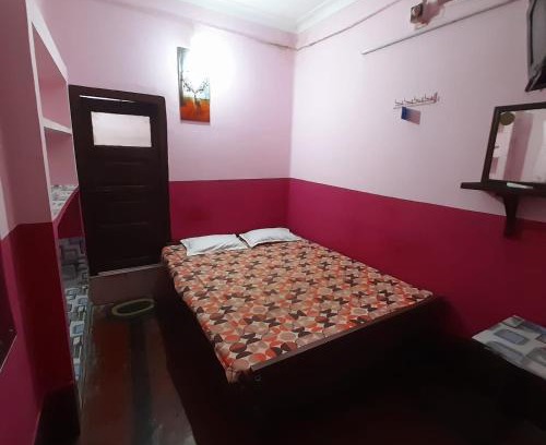 Deoghar Hôtel | Call on 79031-58122 for booking-Rupak Rest house Near Temple
