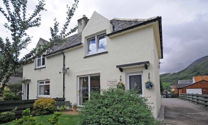 Kinlochleven Maison | Callart Green - semi detached house with garden near Glencoe & Fort William