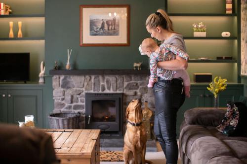 East Lewiston Maison | Calm Scottish Country Escape with Hot Tub Sleeps 6