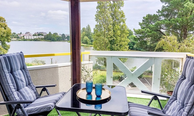 Vannes Appartement | Calme et Vue sur l'Etang au Duc by Interhome
