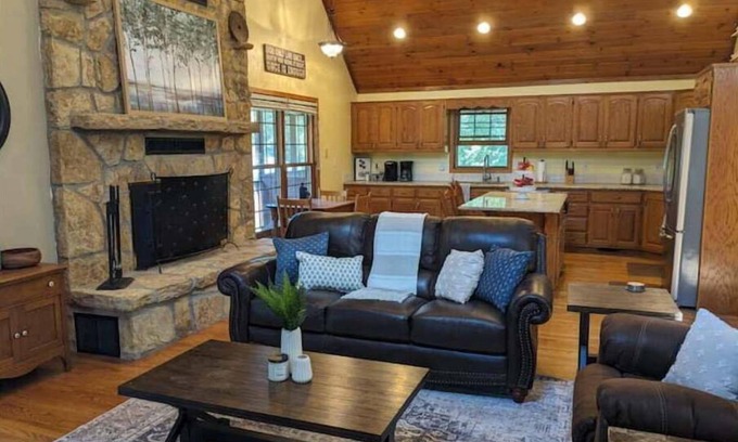 Grantville Cabine | Calming Cabin near Perry Lake