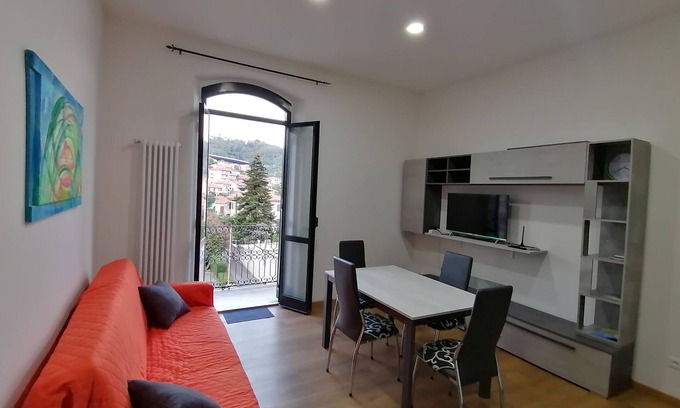 La Spezia Appartement | Calypso Holiday Home, cozy apartment in Station area for 5 Terre