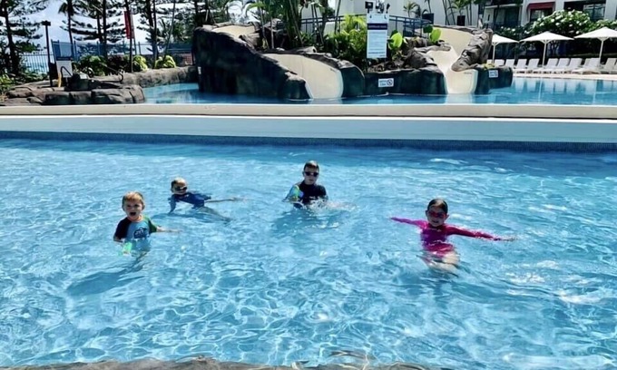 Coolangatta Appartement | Calypso Resort, Sleeps 8, Coolangatta Beach! Family Beachfront Apartment!