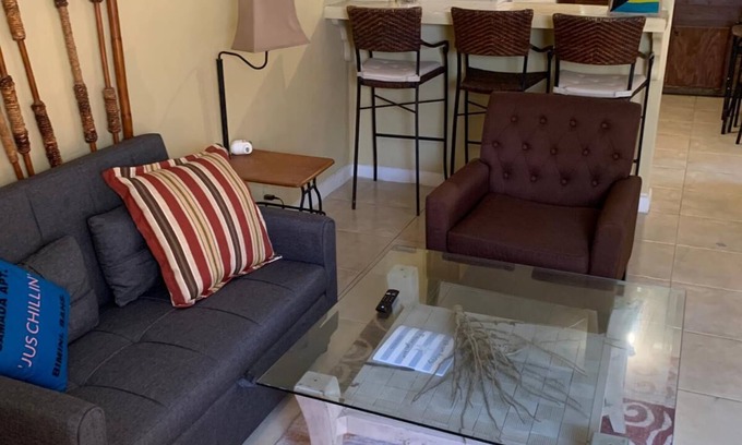 Alice Town Appartement | Camada Apt. "Jus Chillin" 2/2 Sleeps 5 Live among the friendly people