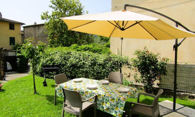 Camaiore Maison | Camaiore - Apartment with private garden near the center.