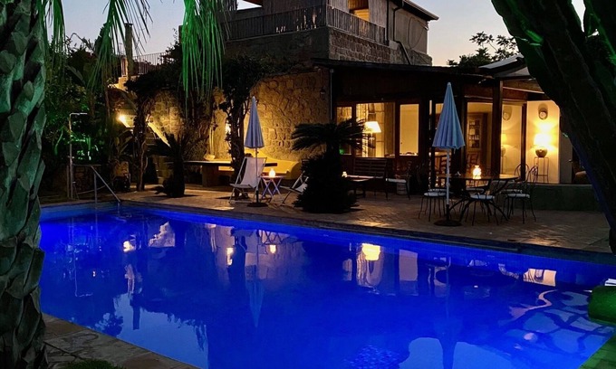 Panza Appartement | "Cambusa Cottage" with terrace, swimming pool and spa hot tub