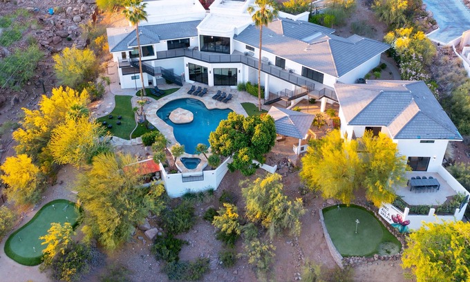 Copeland Hill Maison | Camelback Mountain Mansion - Micro-resort, Views, Golf, Heated Pool, Game Room