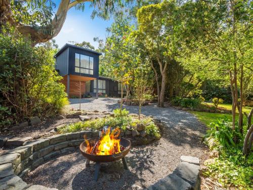 Mount Macedon Maison | Camellia Grove Retreat