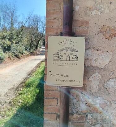 Monteriggioni Maison | Camere nel bosco sulla Via Francigena